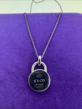 💛 Classic Tiffany & Co. Sterling Silver Padlock  Necklace | Charm Jump Ring